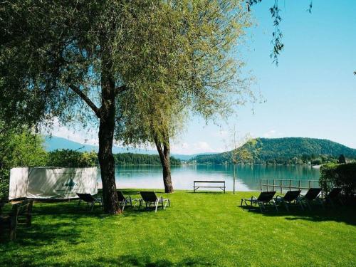 Foto dalla galleria di Apartment Suite in Villa Karglhof incl 3 bedrooms, 2 bathrooms a Faak am See