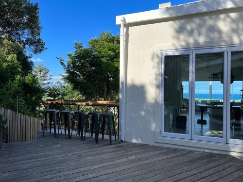 Balkoni atau teres di Contemoporary with a amazing views and Heated Pool