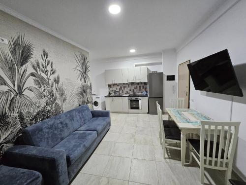 Charming 2A Holiday House Apartment with Garden and BBQ