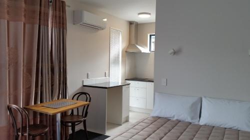 Dapur atau dapur kecil di 319 Addington Motel