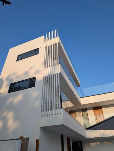 El edificio en el que está la villa