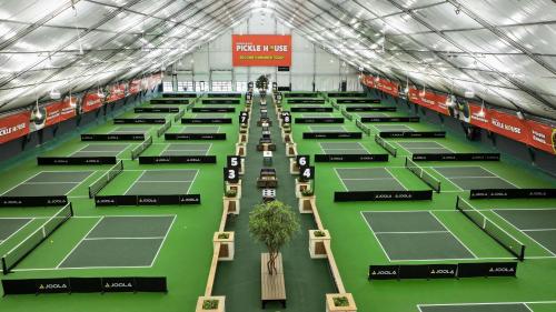 an indoor tennis court with many tennis courts at Hampton Inn and Suites Robbinsville in Robbinsville