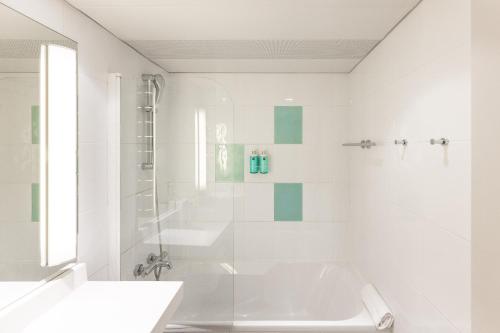 Ένα μπάνιο στο Novotel Grenoble Nord Voreppe