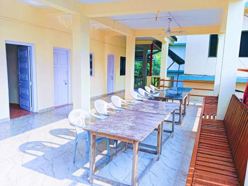 Fotografija v galeriji nastanitve Sujit Guest House v mestu Kashid