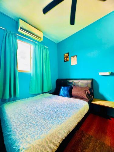 Katil atau katil-katil dalam bilik di 2br bayan lepas 1car park Malaysian guest only
