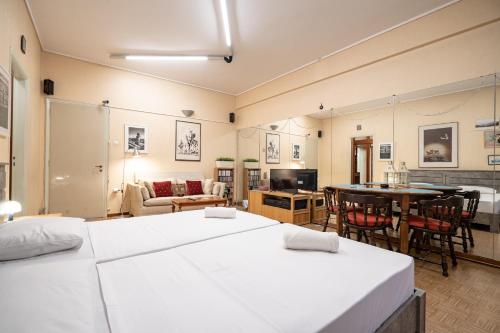 Syntagma square 1 bedrm 4 persons apartment by MPS