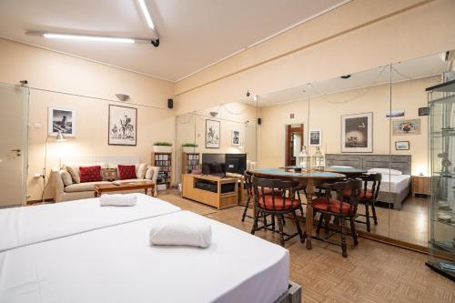 Syntagma square 1 bedrm 4 persons apartment by MPS