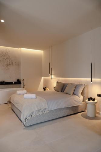 Postel nebo postele na pokoji v ubytování Sobe Six On 7 - Luxury Apartments & Rooms
