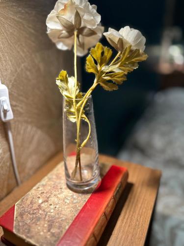 マルメにあるElegant Villa Studioの花瓶