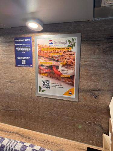 ユトレヒトにある2L De Blendのサンドイッチ屋の壁掛けポスター