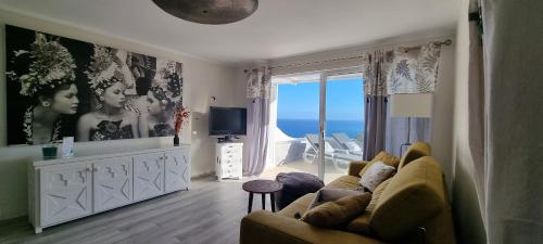 Tropical Leaves Puerto de la Cruz Tenerife