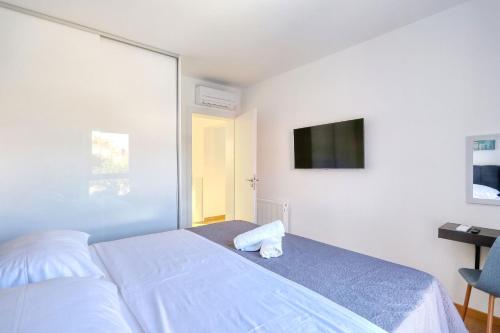 Villa Gea with Private Poolにあるベッド