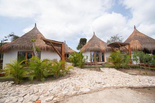 Un jardín fuera de AMALIFE Beach Club & Hotel