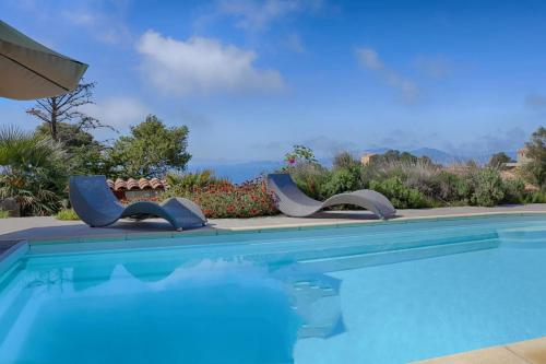 Villa spacieuse avec piscine à Coti-Chiavari