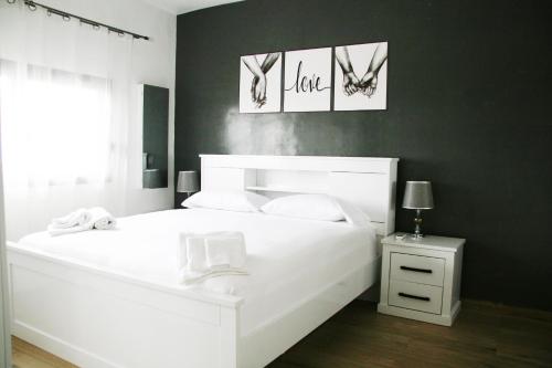 Postel nebo postele na pokoji v ubytování DAKAR by DAYS-DBD006-Appartement Adama 3 chambres