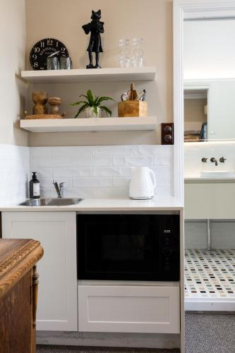 Η κουζίνα ή μικρή κουζίνα στο Fox House Scone - Apartment 1
