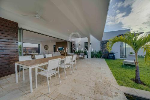 Patio nebo venkovní prostory v ubytování New exotic villa OBA with private pool