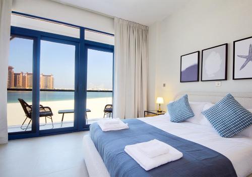 Breathtaking Villa With Roof Garden and Beach access photo 2