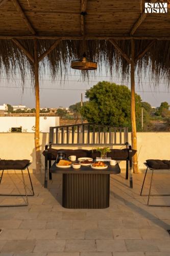 Μπαλκόνι ή βεράντα στο StayVista at Casa V2 with Pool, WiFi, AC