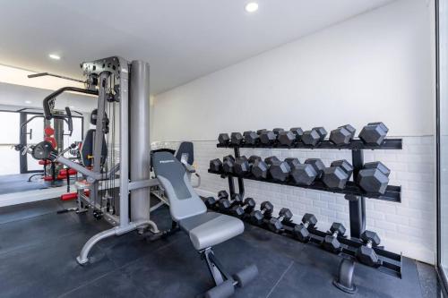 Palestra o centro fitness di Malpique heated pool & Jacuzzi Guest House