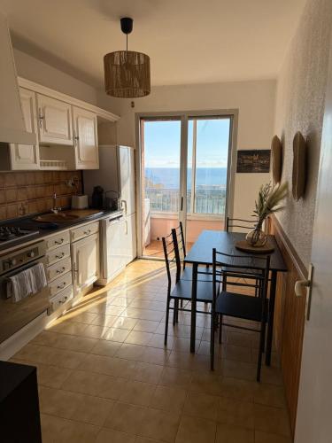 Imagen de la galería de Appartement Bastia vue mer - 2 chambres, en Bastia