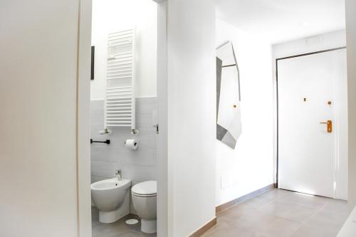4 Min From Metro ''A'' Apt 15 Min from Colosseum