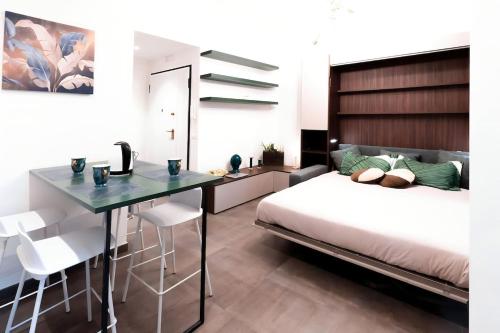 4 Min From Metro ''A'' Apt 15 Min from Colosseum