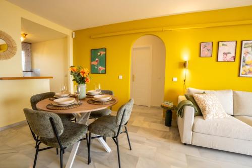 Beachfront Apartment with Rooftop Terrace - Manilva - La Duquesa