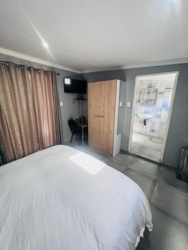 Gallery image of 3 Anchors Lifestyle Centre in Vanderbijlpark