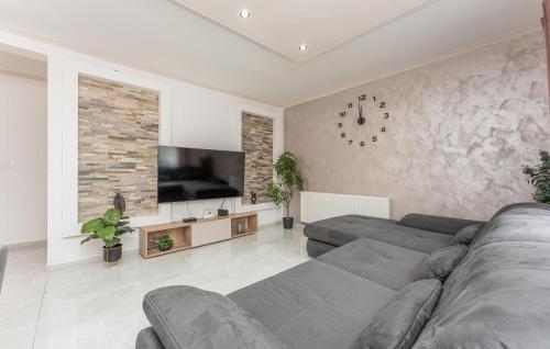 Posedenie v ubytovaní Stunning Home In Biograd Na Moru