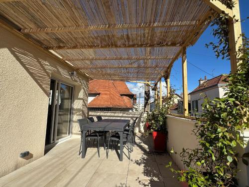 Maison calme avec terrasse-garage centre ville D