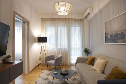 Bellissimo Ctr Stylish Reno 2BR Apt near Acropolis