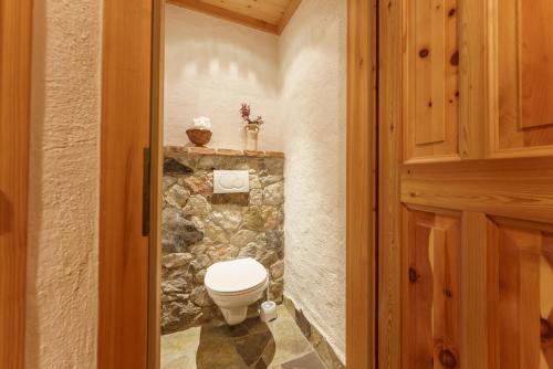Brandhof - Chalet am Bergにあるバスルーム