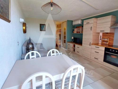 CAP CORNICHE piscine, studio cabine 4 personnes clim, wifi et parking