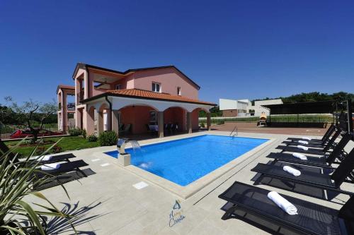 Villa Tea Novigrad by AwayToCroatia