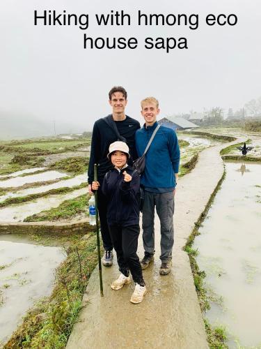 Επισκέπτες που μένουν στο H'mong Eco House
