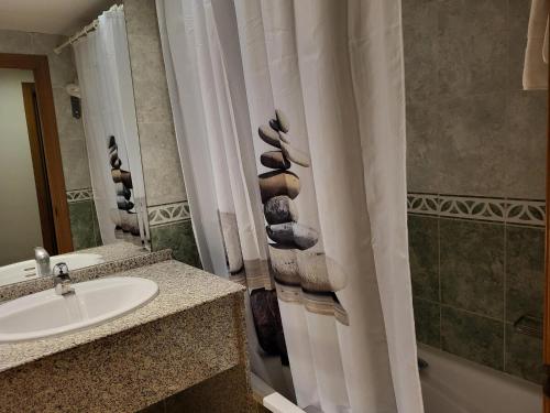 A bathroom at Gemelos 22 - Siroco