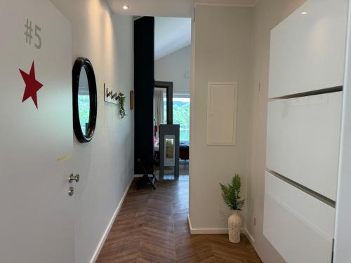 Fotografie z fotogalerie ubytování #5 Ommi Kese STAR Suite Kamin Balkon Seeblick v destinaci Olpe