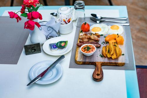 Makanan di atau berdekatan resort