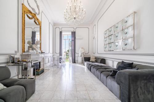 Prestige Cannes Alexandre III Terrace 2bdr by B'Your Home