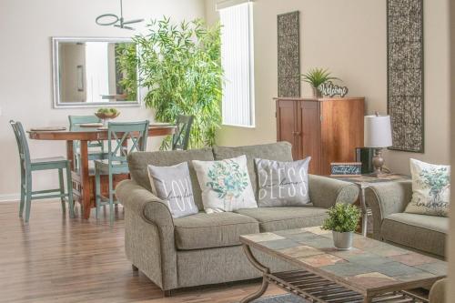 Charming family retreat with Pool & Amenities Disney & top Attractions photo 28