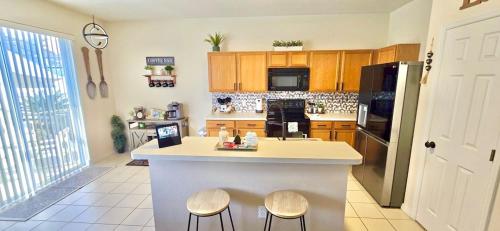 Charming family retreat with Pool & Amenities Disney & top Attractions photo 25