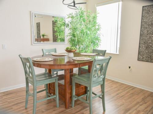 Charming family retreat with Pool & Amenities Disney & top Attractions photo 24