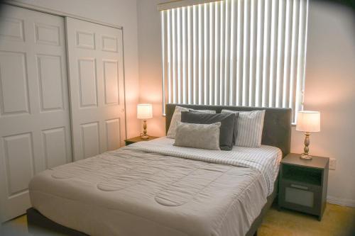 Charming family retreat with Pool & Amenities Disney & top Attractions photo 17