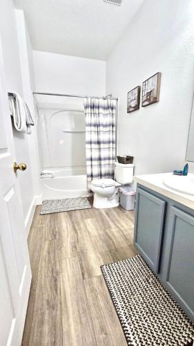 Charming family retreat with Pool & Amenities Disney & top Attractions photo 10