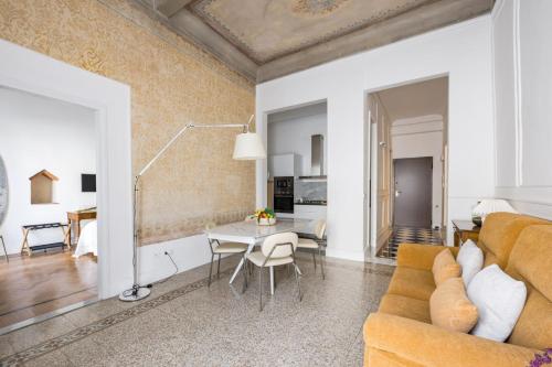 Apartments Florence - Frescoes Elegance