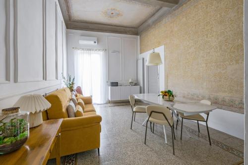 Apartments Florence - Frescoes Elegance