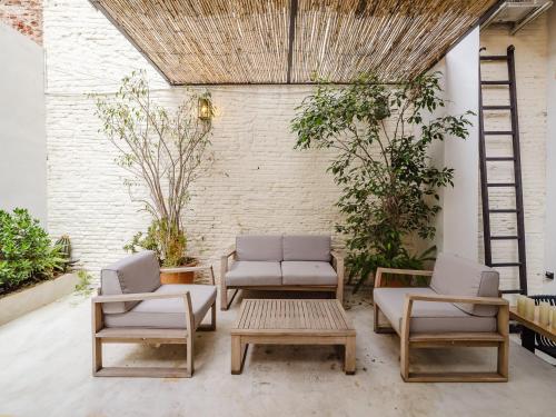 Luxury 2 Story Apartment Near Passeig de Gracia