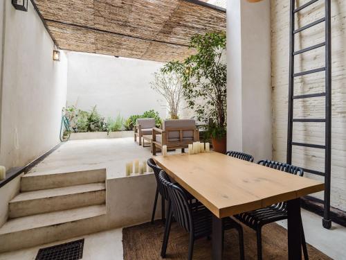 Luxury 2 Story Apartment Near Passeig de Gracia