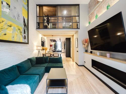 Luxury 2 Story Apartment Near Passeig de Gracia